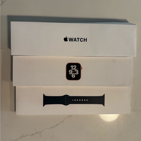 Rose Gold Apple Watch SE 40MM with Abyss Blue Sport Band + Extra Bands - Picture 2 of 8